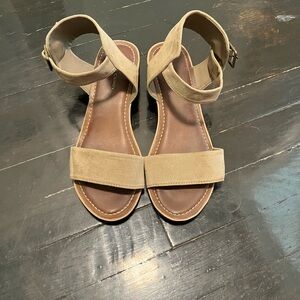 Rock & Candy Tan Sandals Minimalist Design